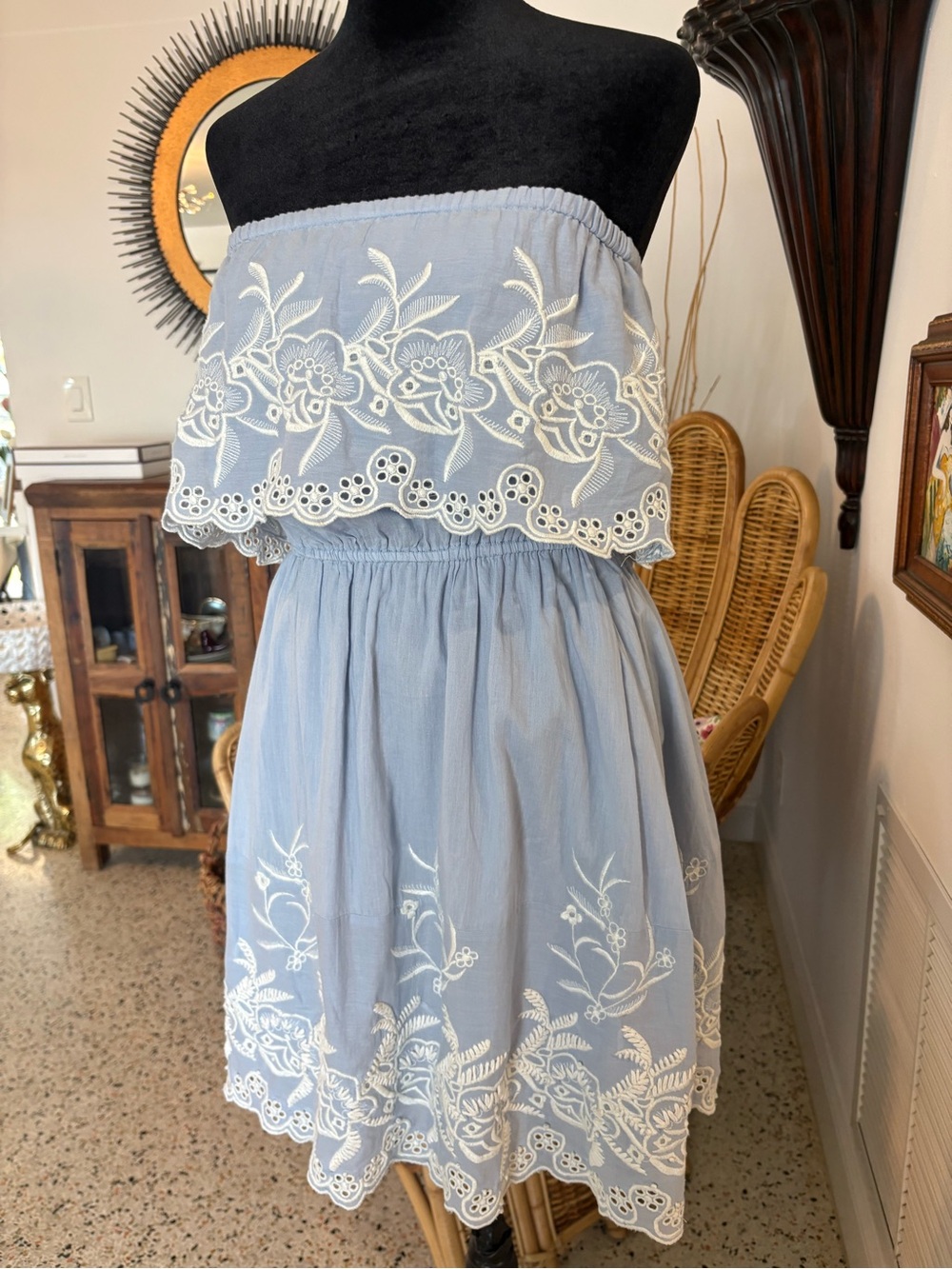 LOVE SAM Light Blue Chambray Embroidered Strapless Lined Dress! Excellent! Small